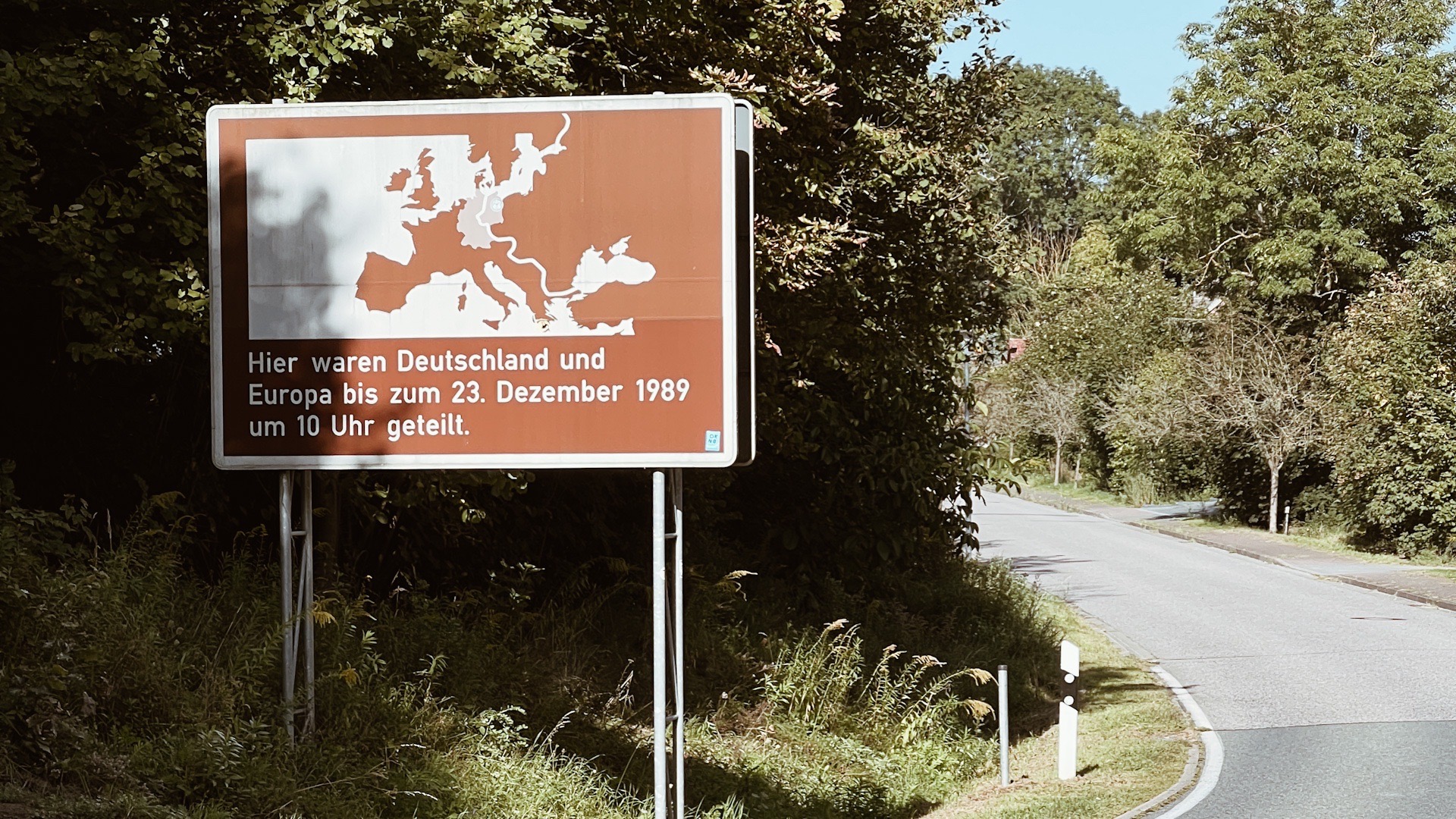 Hinweisschild an der Grenze zur ehemaligen DDR